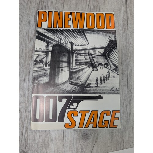 1977 pinewood studios - pinewood,