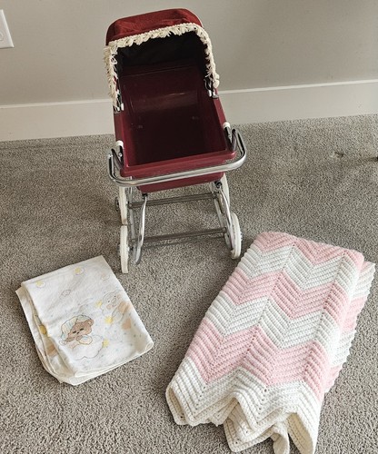 Vtg doll pram blankets - vtg,