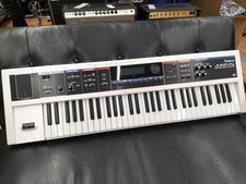 Roland Juno-Di Portable 61-key Mobile Synthesizer