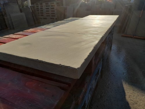 Sawn aged coursed 600mm rndm - sawn, x