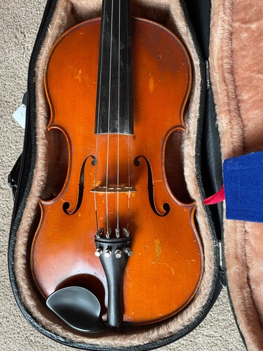 Old violin labelled anton - old,