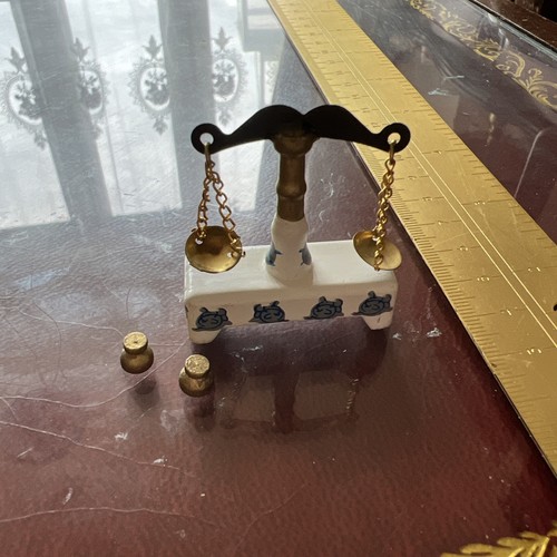 Doll house miniature old - ,