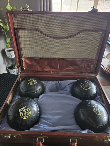 Henselite lawn bowls - bowls, size