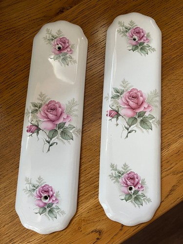 Porcelain rose flowered finger - rose,