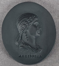 Wedgwood Agrippina Black