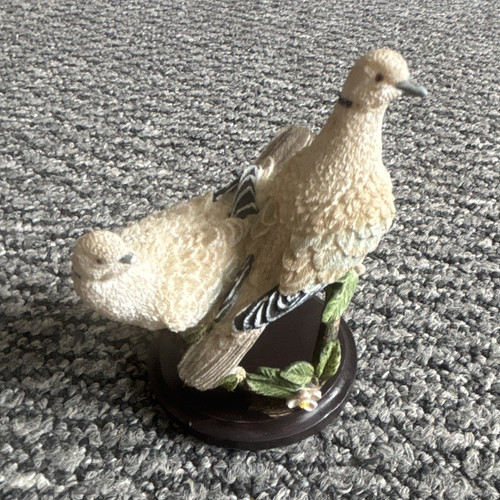 Dove bird figurines - dove, on