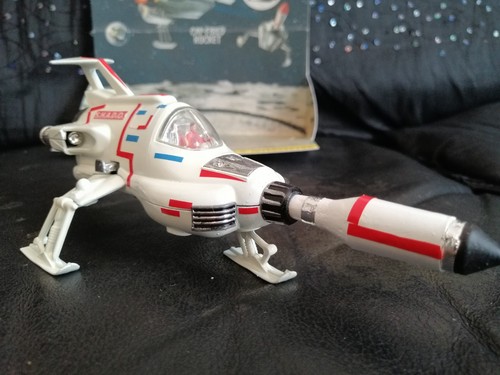 Dinky toys 351 - ufo, shado