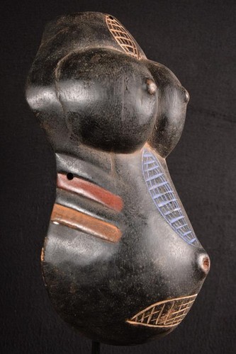 Old african makonde - an,
