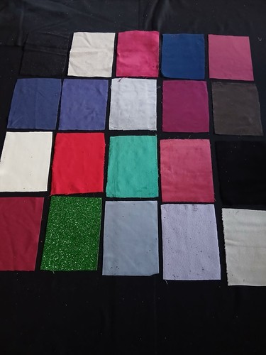 Mixed fabric offcuts - mixed, size)