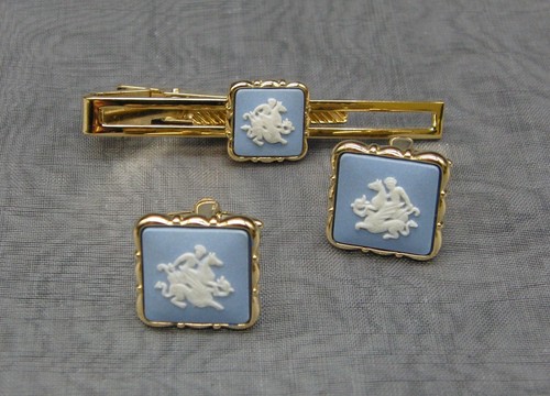 Set wedgwood gold tone - of, 2