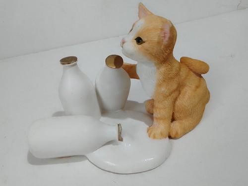 Leonardo ginger cat with - ginger, milk