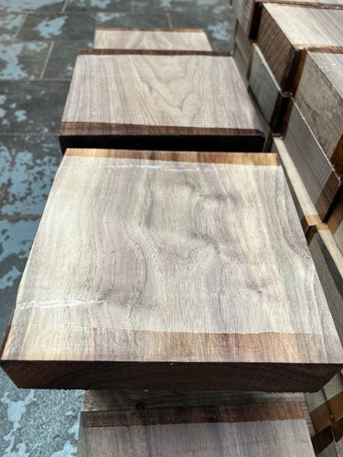 Walnut x 2 - walnut, /