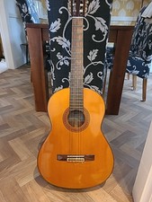 Vintage Classical Guitar;Yamaha; Gold & Pearl-Effect Tuners; VGC.