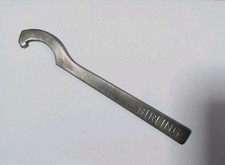 VINTAGE GIRLING HOOK C