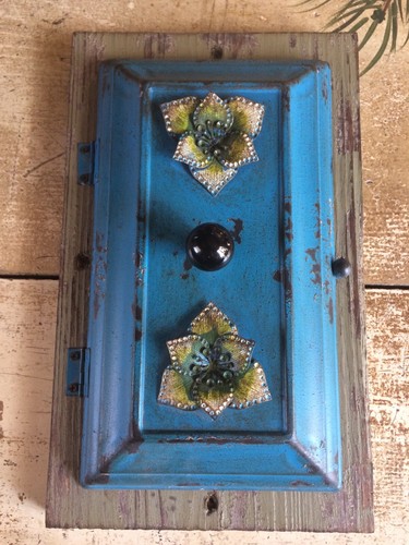 Metal wood hidden - key, with
