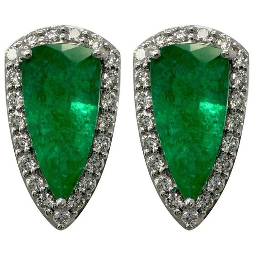 20ct vivid green teardrop - green,