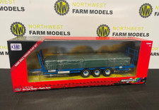 BRITAINS 1:32 SCALE 43218 KANE BALE TRAILER WITH BALES