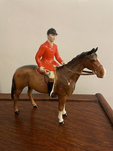 Beswick huntsman standing - beswick,