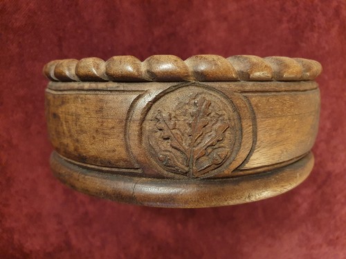 Oak bowl for fruit - , plant
