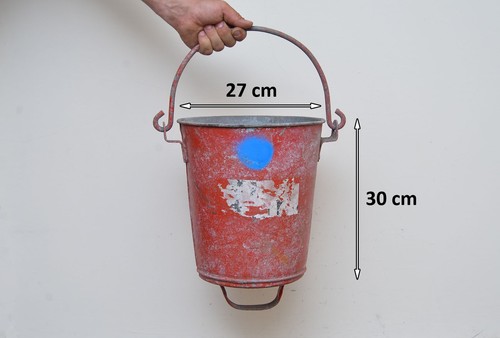 Old vintage metal red fire - old,