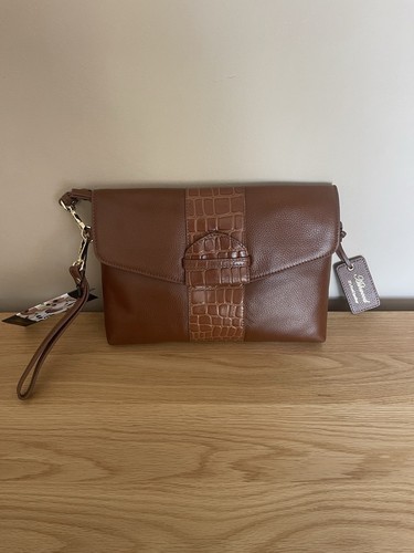 Ashwood leather flap over - ashwood,