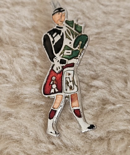 Vintage scottish piper brooch - scottish,