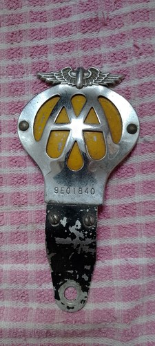 Badge 9e01840 old car motor - aa,