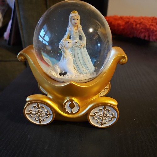 Large princess unicorn - in, a