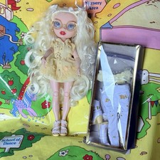 Rainbow High Delilah Fields Fashion Doll