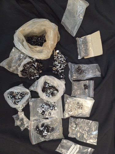 Job lot over 1000 nuts - lot,