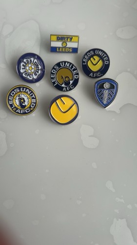 Leeds united pin badges - leeds,