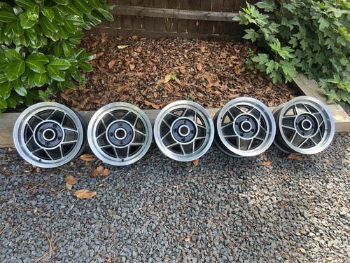 Triumph stag wheels set of - stag,