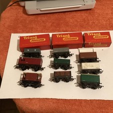 9 ASSORTED ROLLING STOCK