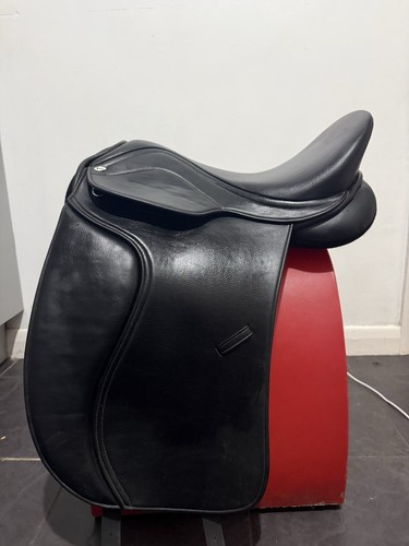 Helen moffett saddle - 17.5,