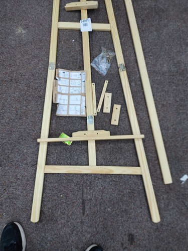 Studio wooden easel display - wooden,