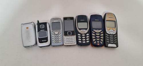 Vintage nokia mobile phones - 7x,