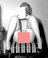 Bettie Page Risque 9