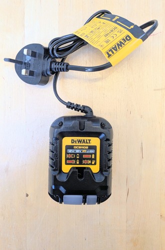 Dewalt 18v battery charger - dewalt,