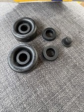 HILLMAN AVENGER, TIGER GIRLING