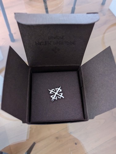 Patek philippe calatrava pin - patek,