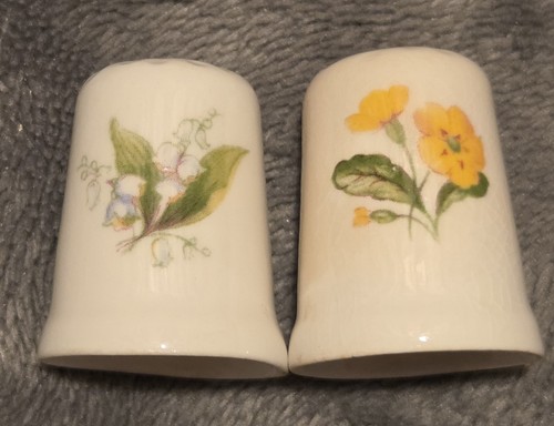 Pair vintage floral st - pair, of