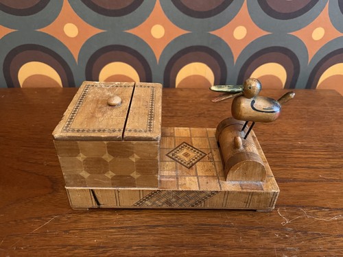 Vintage duck cigarette