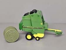 ERTL JOHN DEERE 590 HAY BALER