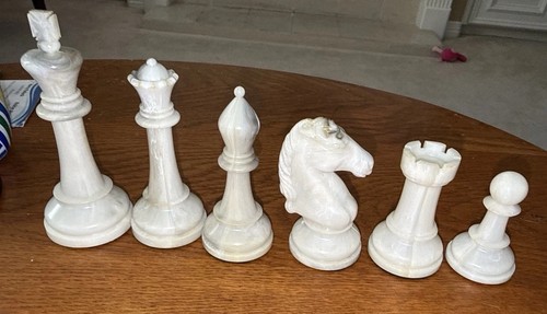 Cavalier chess set 1498 - chess,