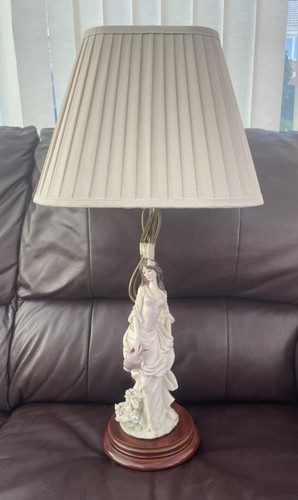 Vintage table lamp - table, a