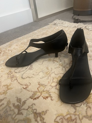 New zara blank leather kitten - new,