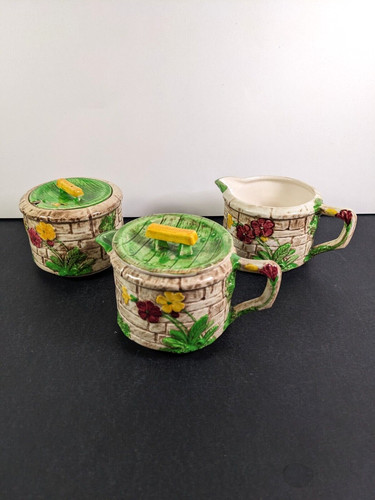 Vtg wishing well hand paint - hand,