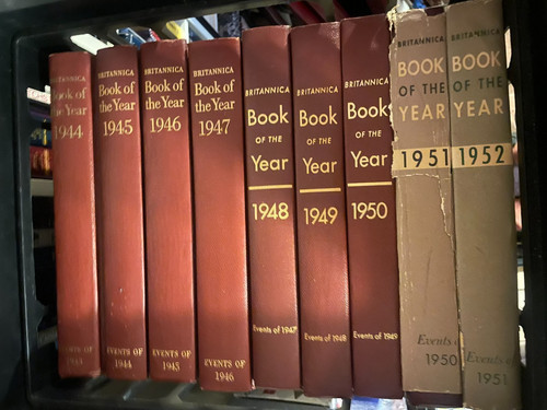 Huge lot 43 encyclopedia - ,