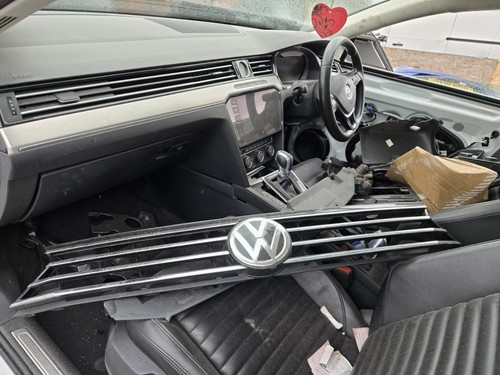 Passat front center main - vw,