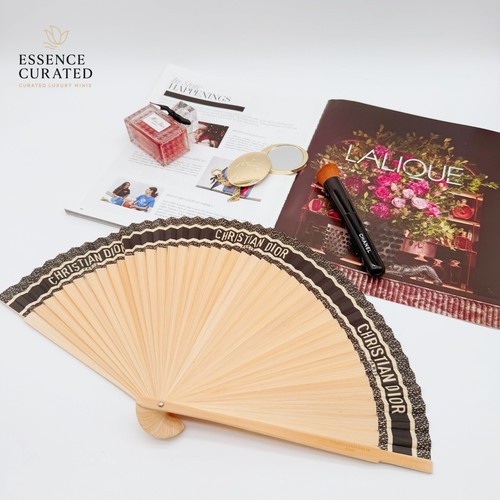 Beige folding hand - hand, bamboo